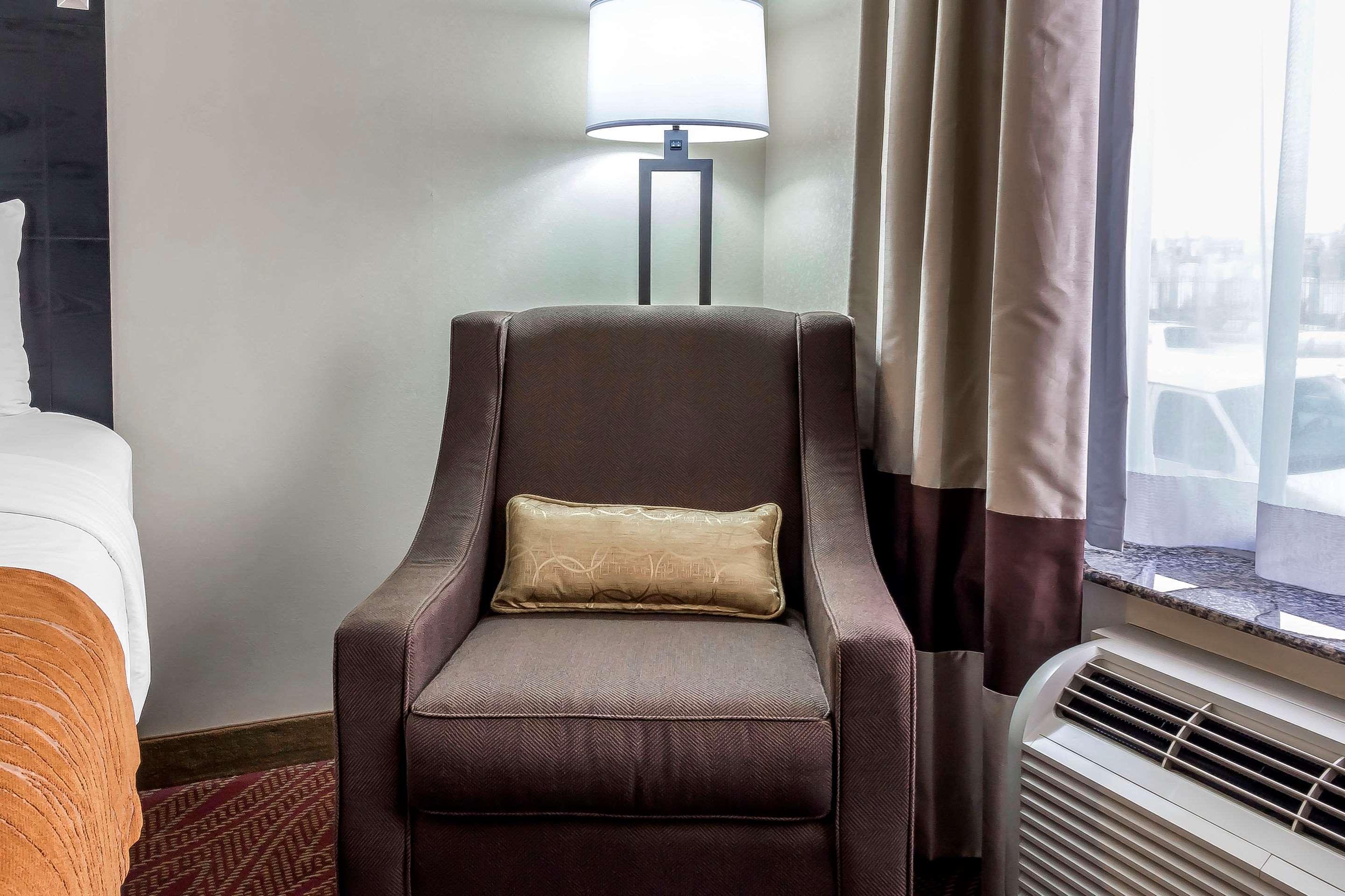 Comfort Inn & Suites Laguardia Airport New York Exterior photo