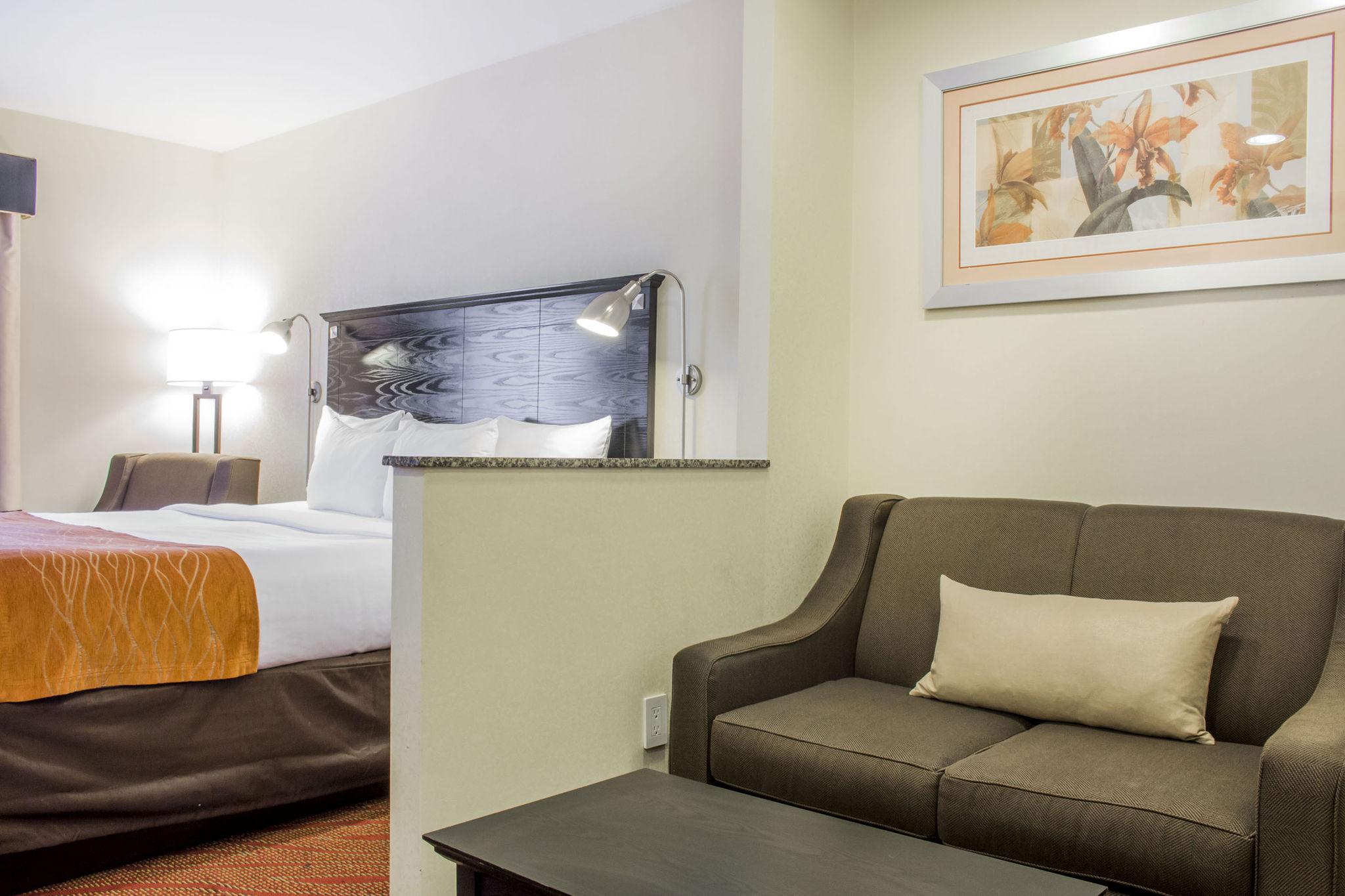Comfort Inn & Suites Laguardia Airport New York Exterior photo